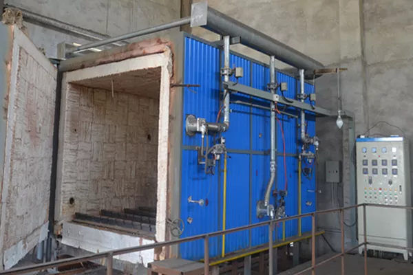 Gas heat treatment furnace